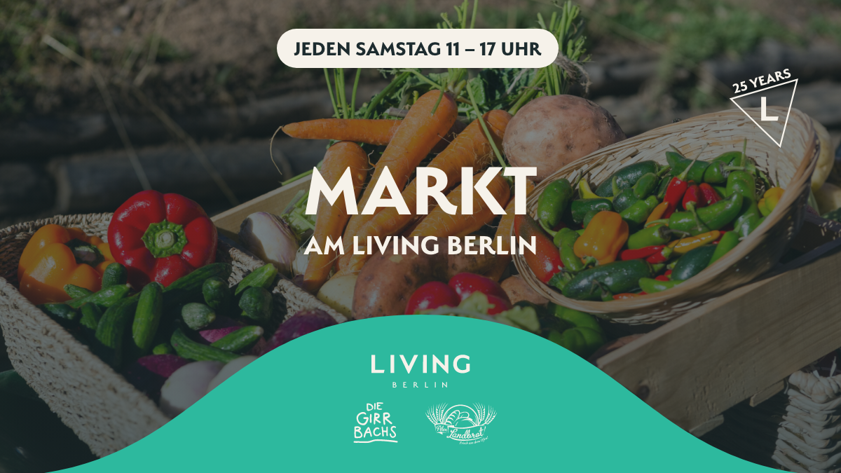 Girrbach's vegetable market stall with Alex Landbrot from August 2 in front of LIVING BERLIN