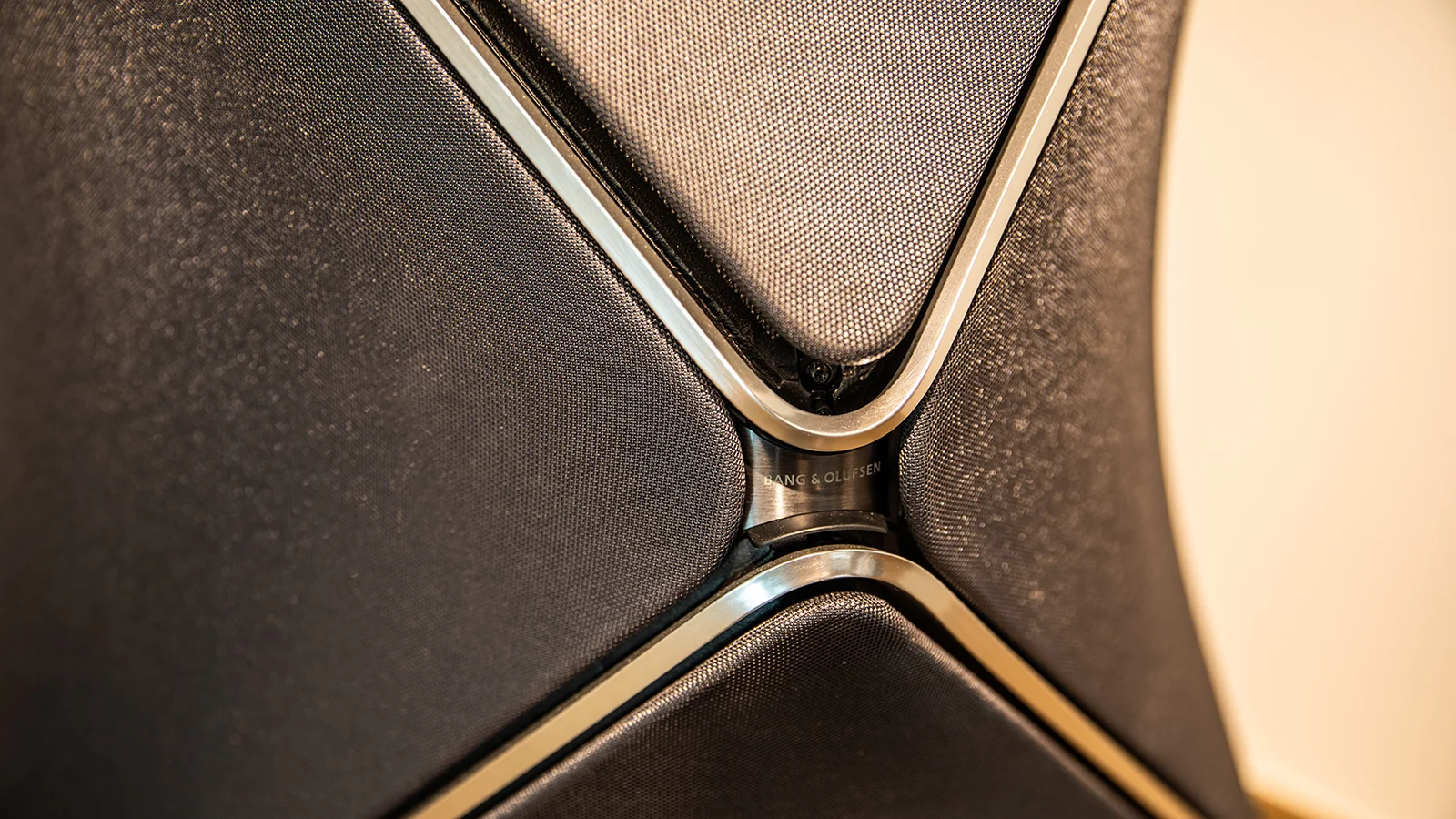 lb store bo galleryDetail BeoLab90 2