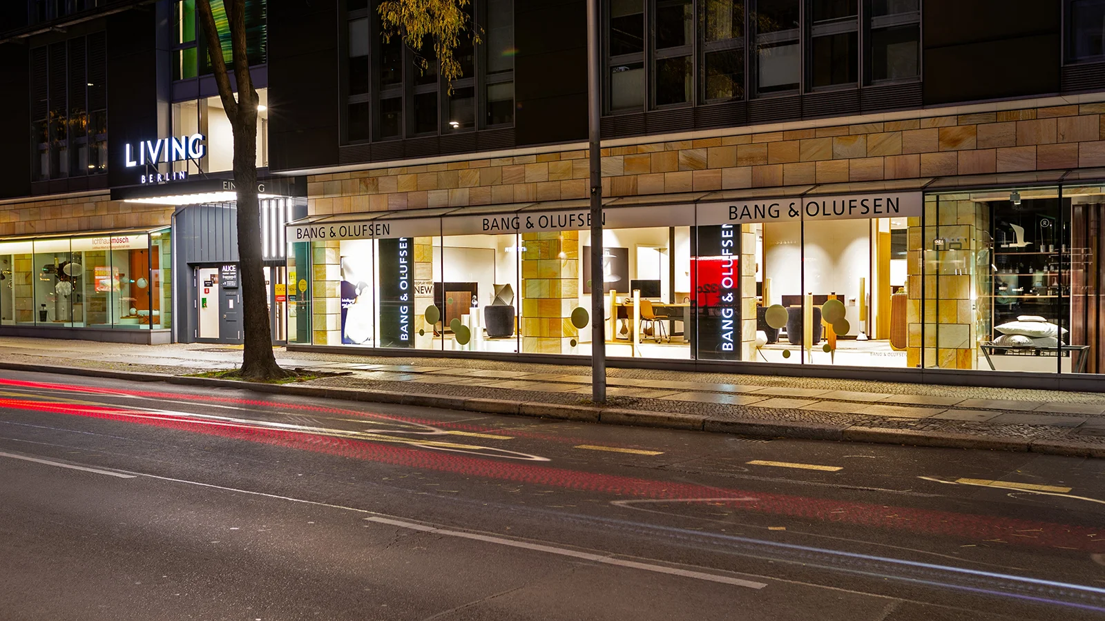 lb store bo galleryShop at night without garbage can 1