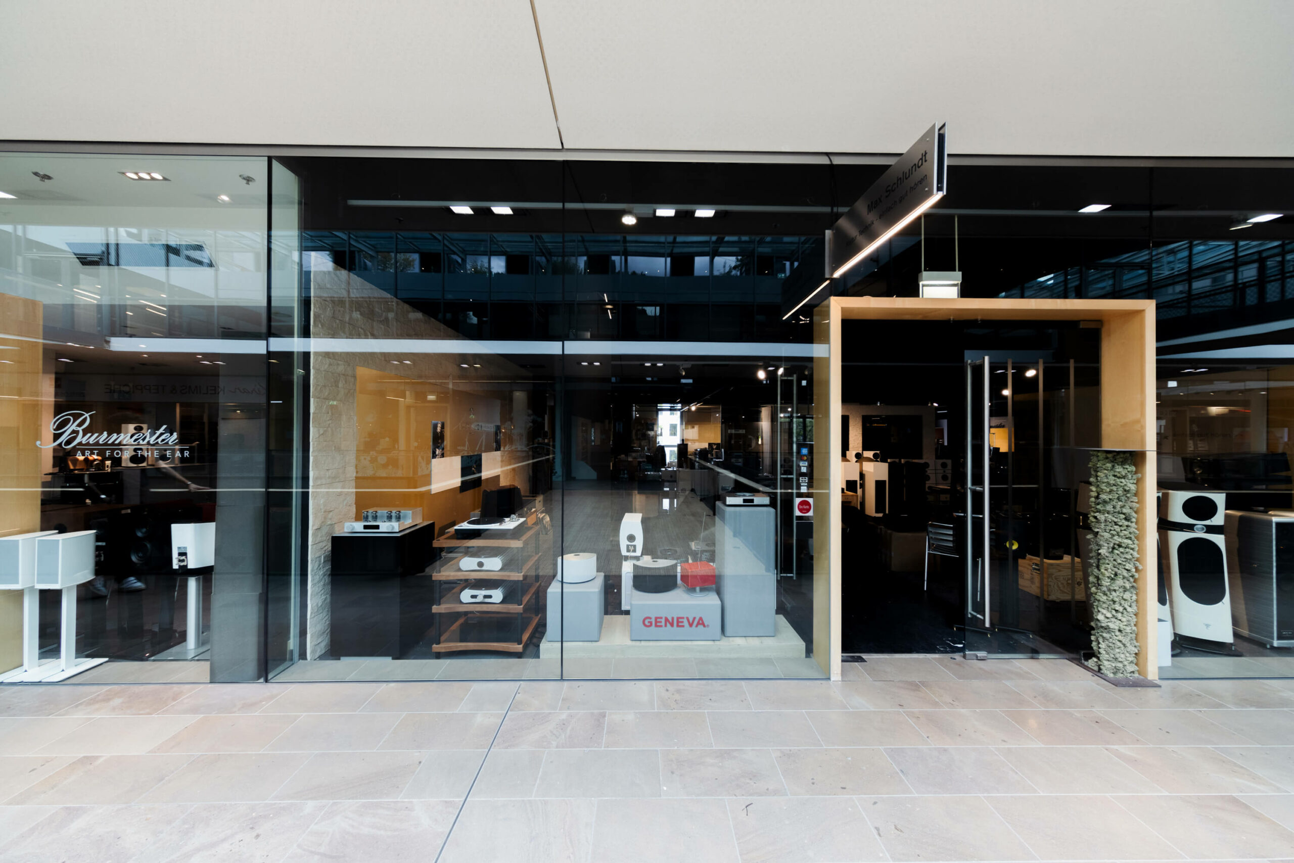 maximilian schlundt shopfront living 8 1 scaled